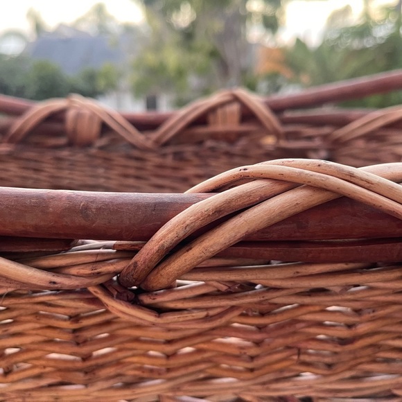 Vintage wicker rattan boat shaped decorative basket 22.5” x 12” - Picture 5 of 9